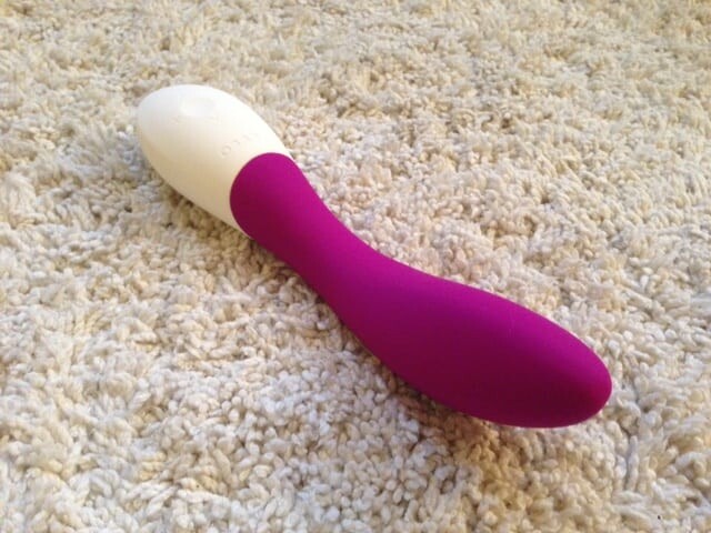 LELO Mona Wave Review - Slutty Girl Problems