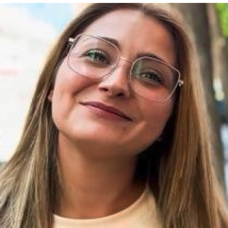 Lucia Gold Pornstar