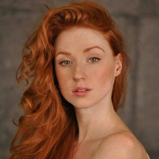 Reina Flore - Pornstar Profile on xMonter