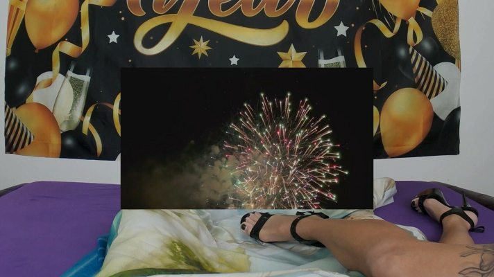 Silvia Dellai: Hot New Year's Eve VR Bash - Image 8
