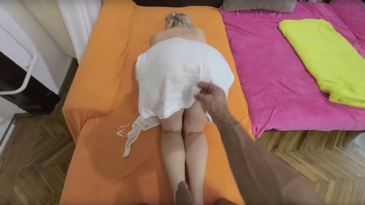 Amuse De Bauche in Intense Cuckold VR Thrill - Image 2